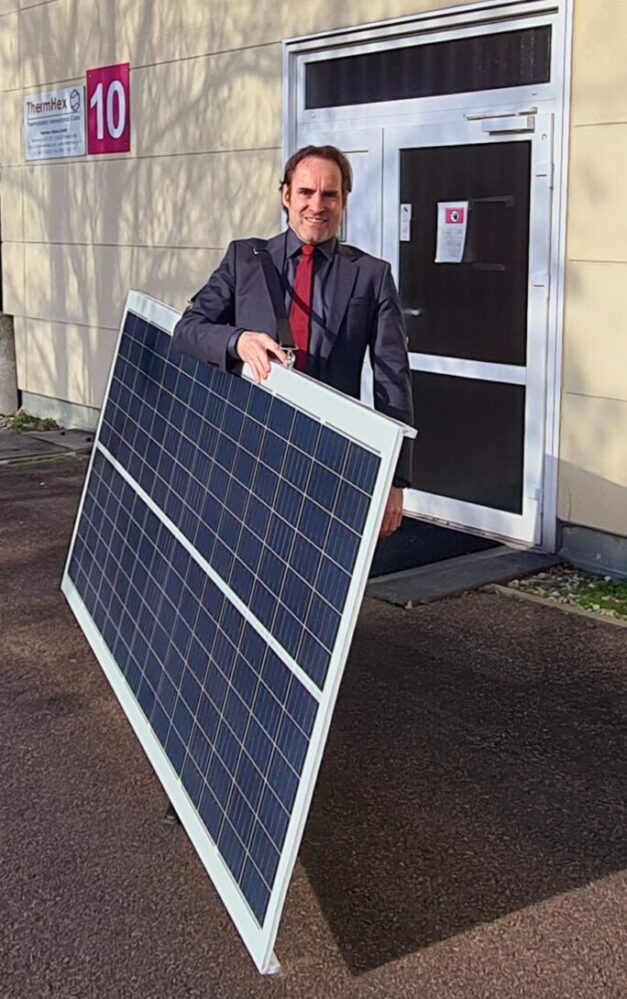 EconCore new circular solar panels reduce weight of roof installations by up to two thirds