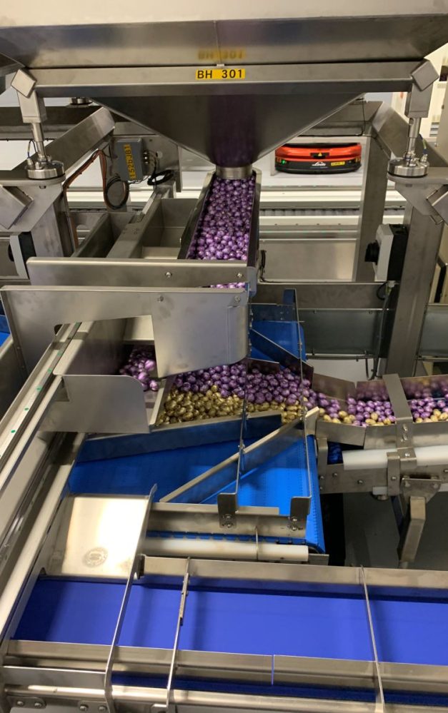 Festo electric drive automation achieves perfect Easter egg flavour combinations for Mondelez