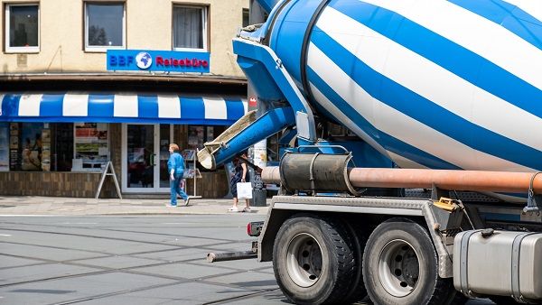 Concrete advantages and performance ‘bar’ none from Contrinex high-pressure-resistant inductives