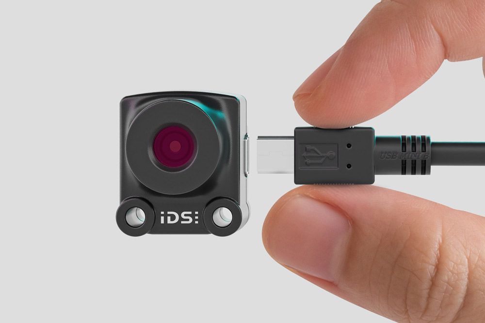 Ingenious mini camera with 5 MP and autofocus