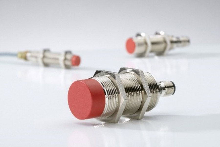 Leuze’s New Extended Range Inductives