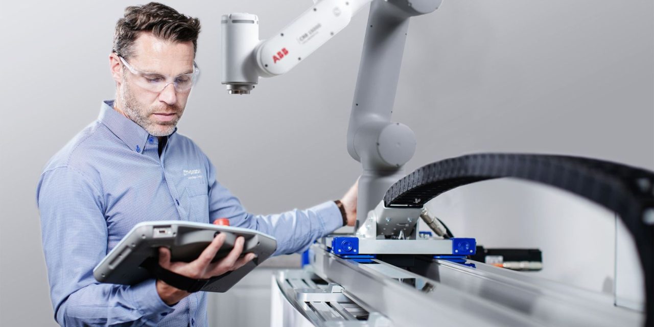 Regal Rexnord and ABB Robotics collaborate for seamless integration of cobot 7th axes