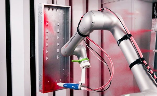 FANUC secures major robot order for luxury car paint line