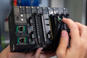 Schneider Electric introduces a PLC I/O system that is future-ready and railway-certified