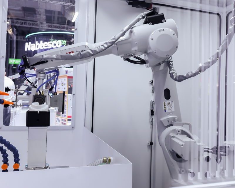 ABB Robotics introduces two new high-performance robots for precision manufacturing