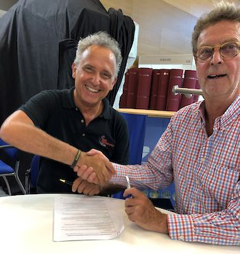 l r gianni ensini with trevor howard.350x0 is